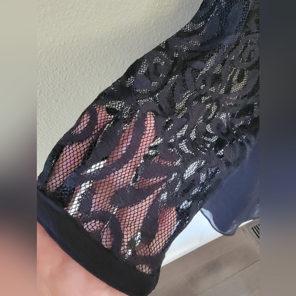 H&M Mama, Black‎ Lace Beaded Maternity Blouse, Size Medium, New with Tags - Picture 3 of 8